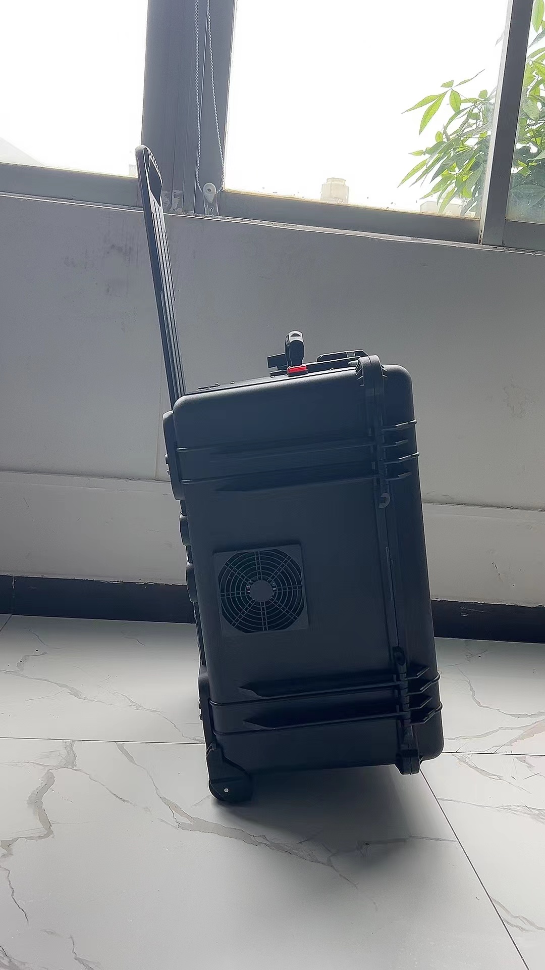 尖草坪手拉箱型移动通信干扰器
